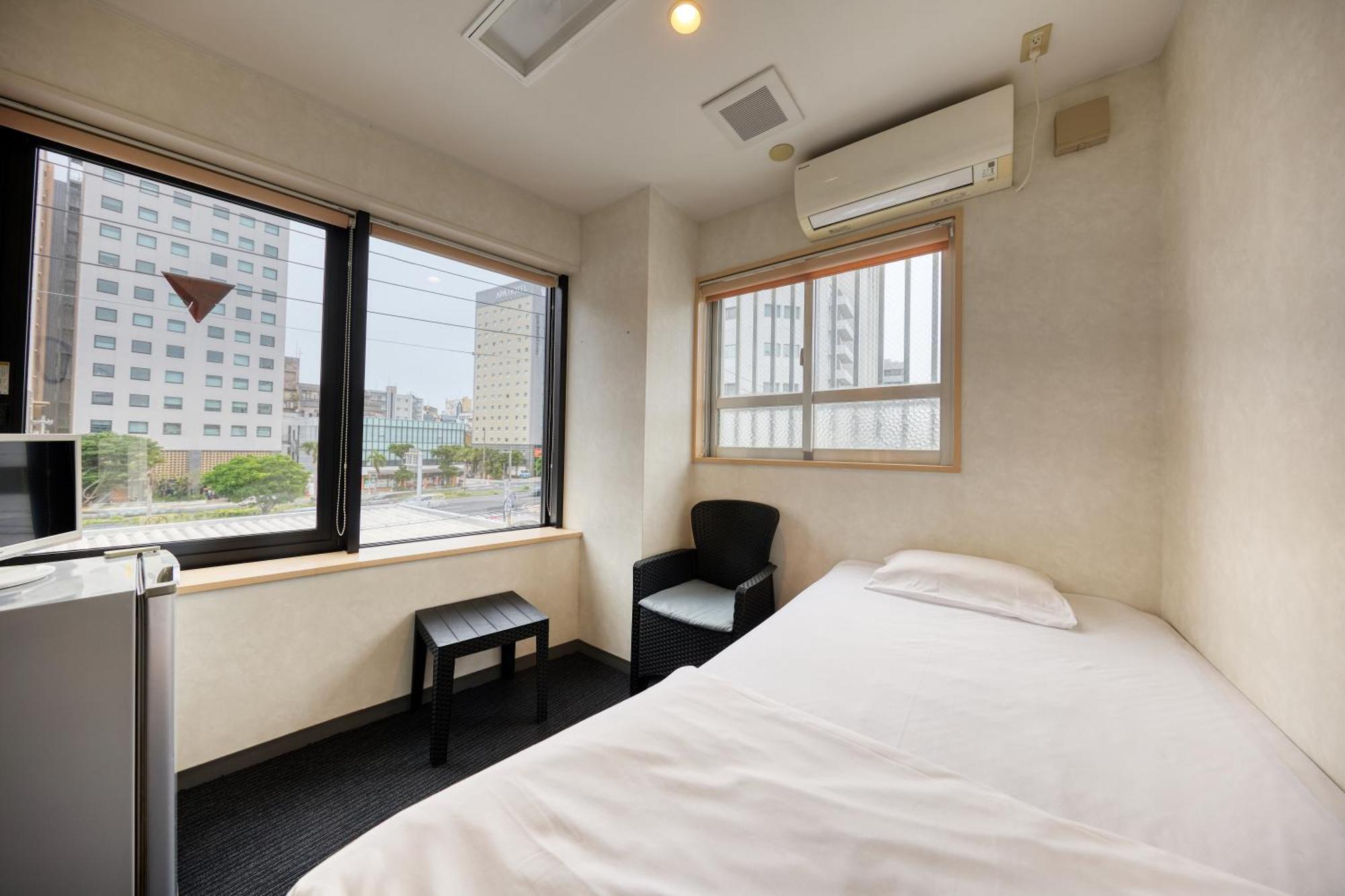 Guest House Grand Naha Kültér fotó